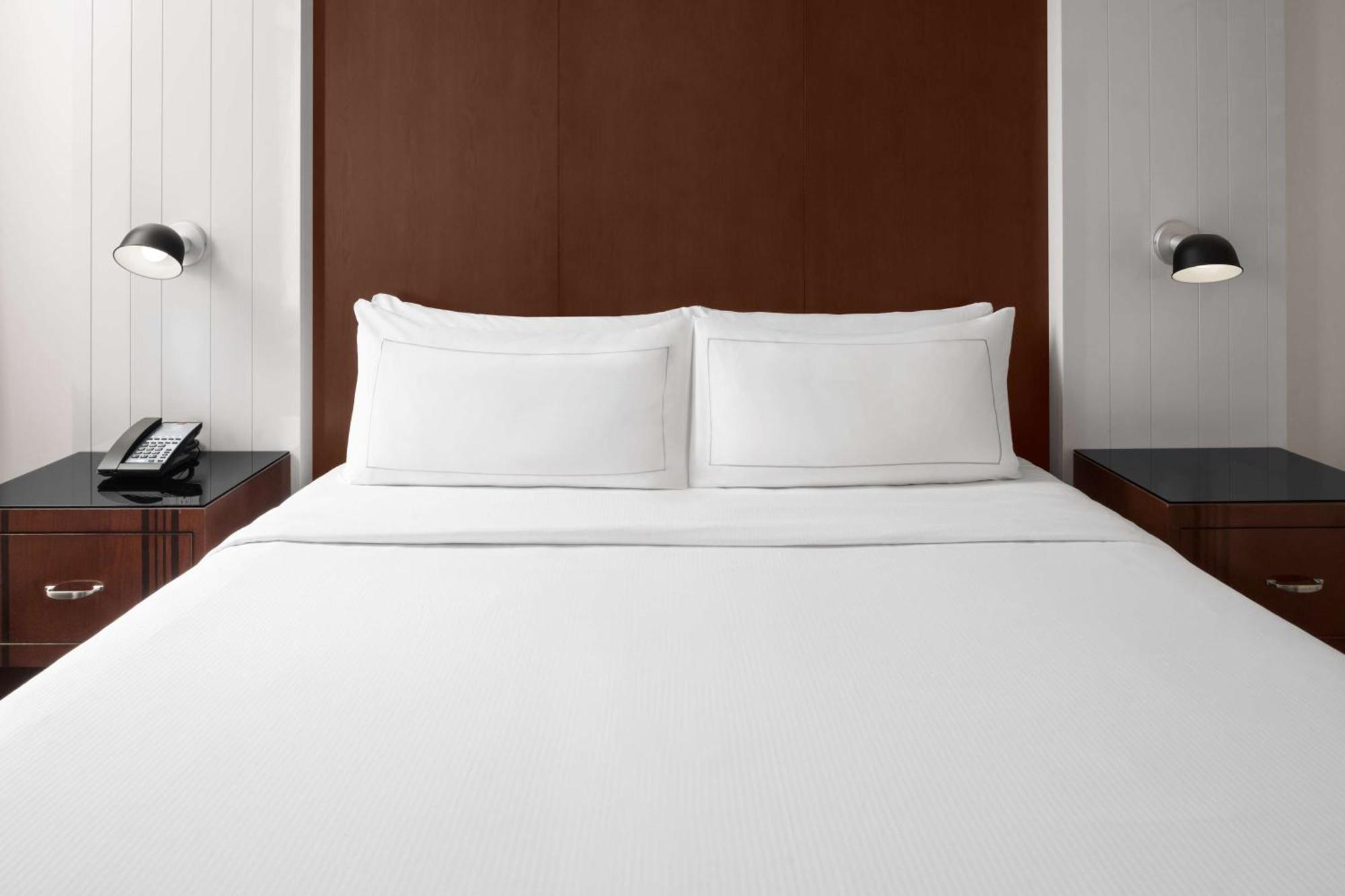 Hilton Brooklyn - Newly Renovated 4* New York